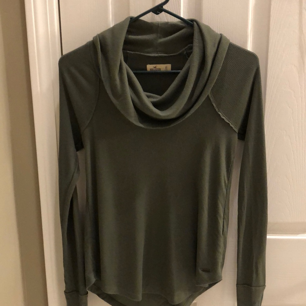 Hollister top